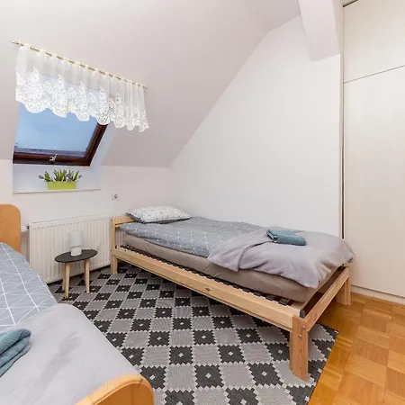 Apartma Lea 슬로벤 그라데츠