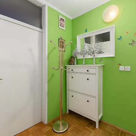 Apartment Apartma Lea *